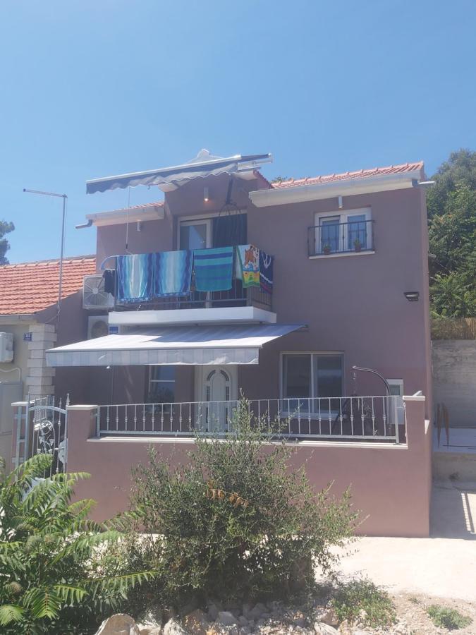 Anita Prizba Exterior foto